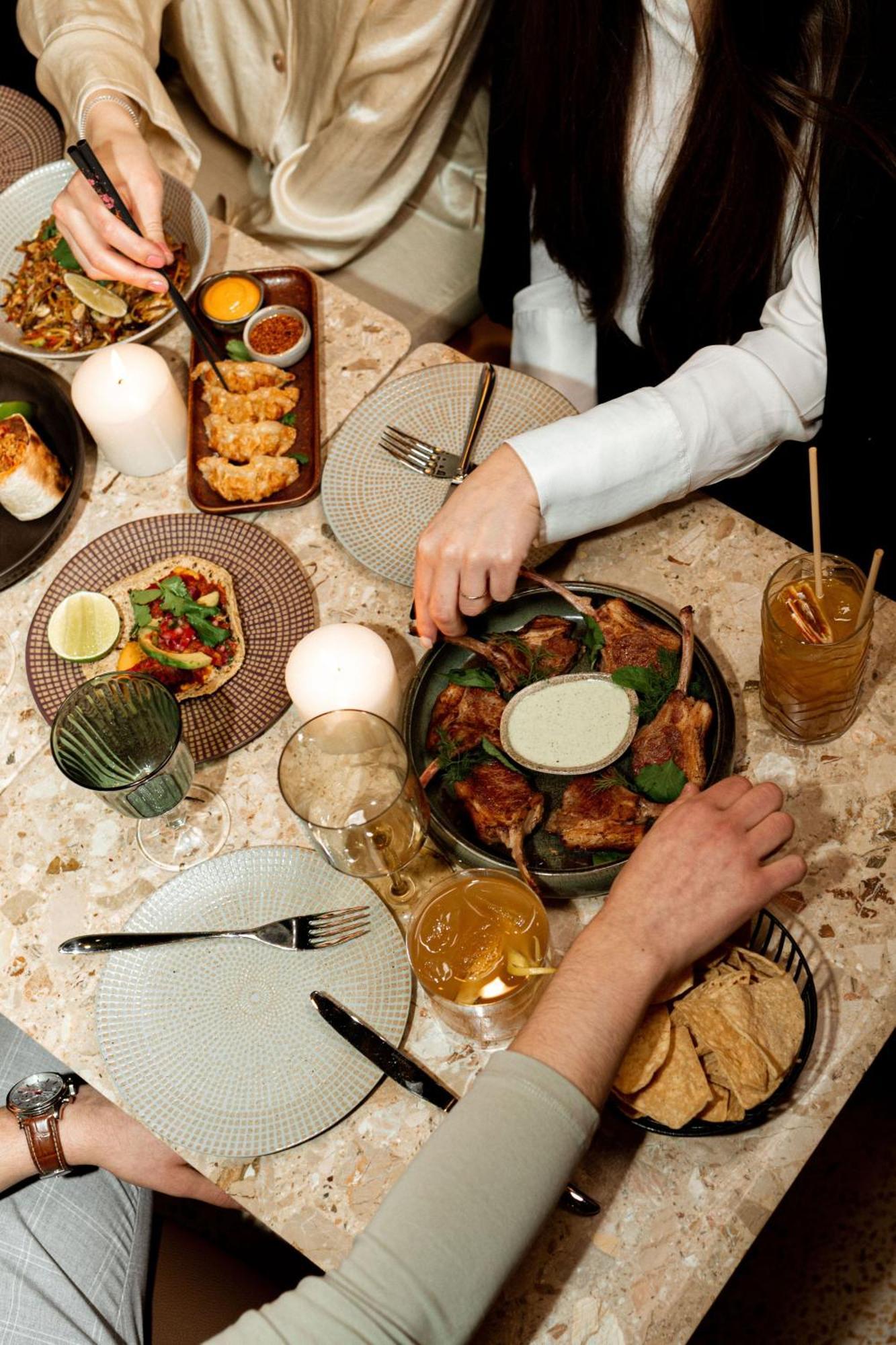 Verno House Budapest, Vignette Collection By Ihg Exterior photo A typical dinner at a restaurant