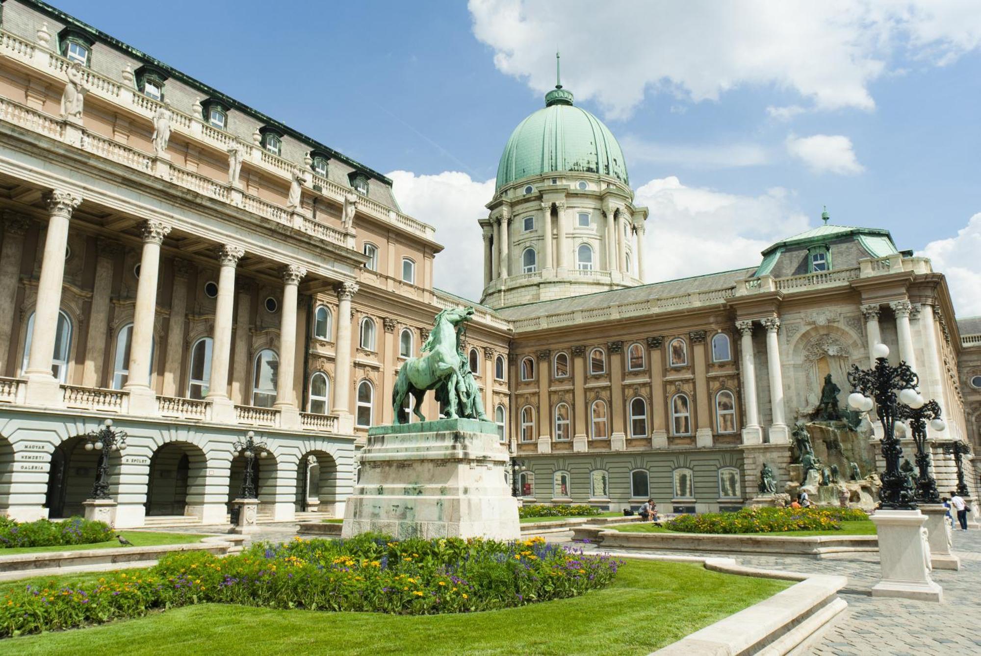 Verno House Budapest, Vignette Collection By Ihg Exterior photo The Royal Naval College, where the school was based from 1956 to 2005